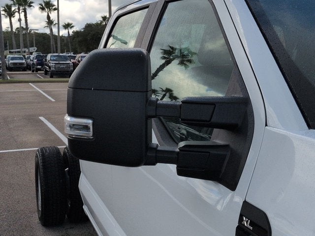 2027 Ford Super Duty F-350 DRW XL