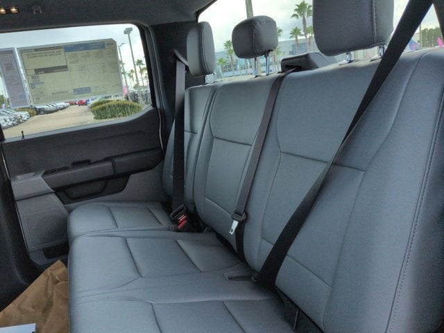 2027 Ford Super Duty F-350 DRW XL