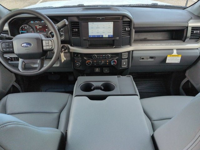 2027 Ford Super Duty F-350 DRW XL