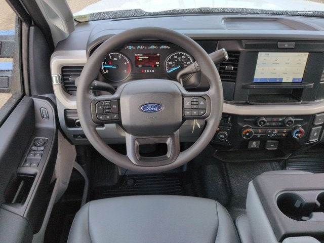 2027 Ford Super Duty F-350 DRW XL