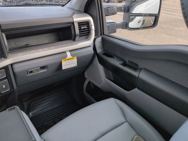 2027 Ford Super Duty F-350 DRW XL