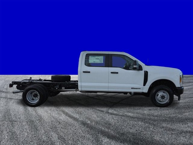 2027 Ford Super Duty F-350 DRW XL