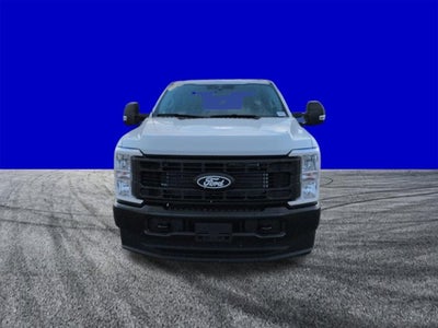 2027 Ford Super Duty F-350 DRW XL
