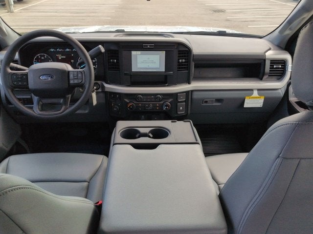 2027 Ford Super Duty F-350 DRW XL