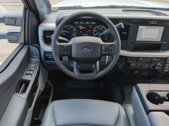 2027 Ford Super Duty F-350 DRW XL