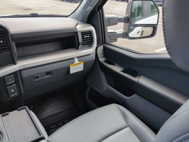 2027 Ford Super Duty F-350 DRW XL