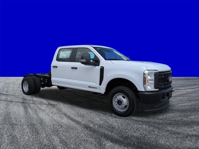 2027 Ford Super Duty F-350 DRW XL