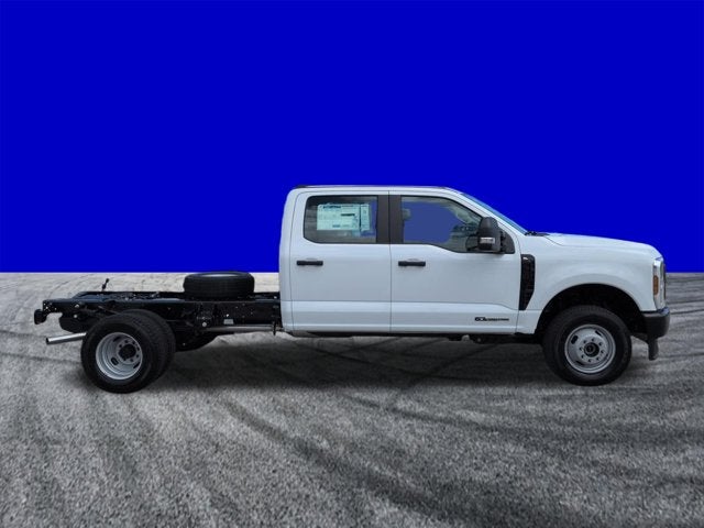 2027 Ford Super Duty F-350 DRW XL