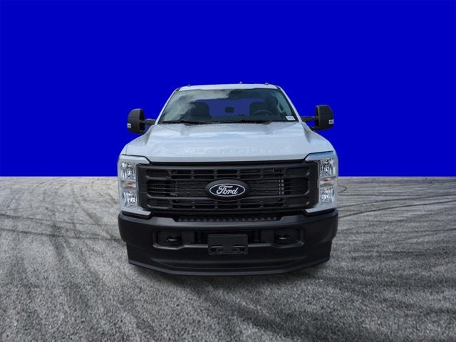 2027 Ford Super Duty F-350 DRW XL