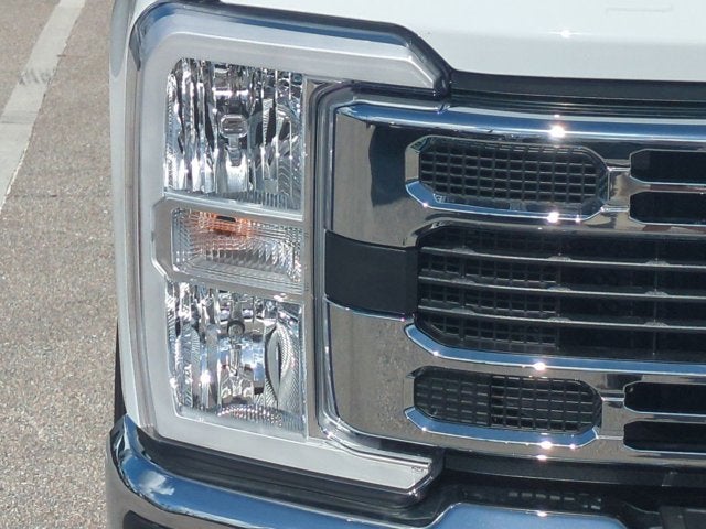 2025 Ford Super Duty F-350 SRW XL