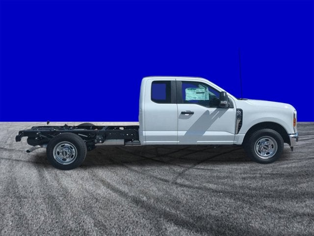 2025 Ford Super Duty F-350 SRW XL