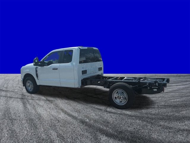 2025 Ford Super Duty F-350 SRW XL