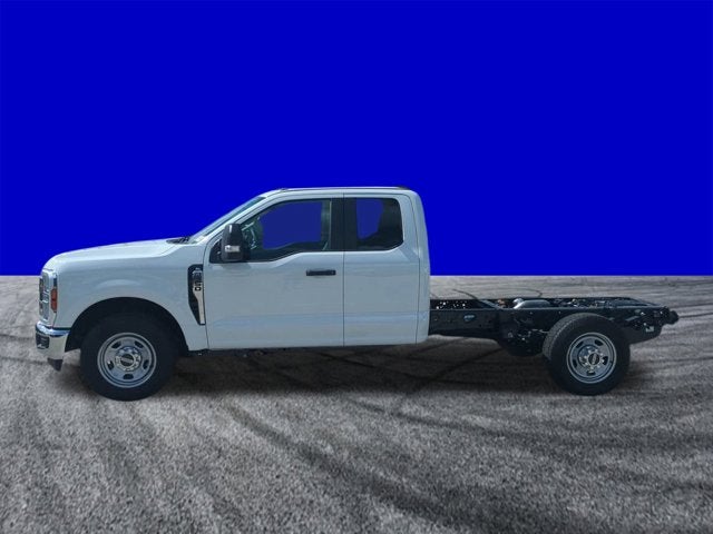 2025 Ford Super Duty F-350 SRW XL