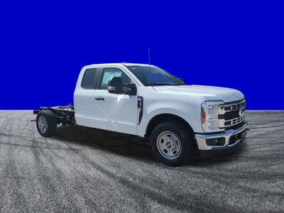 2025 Ford Super Duty F-350 SRW XL