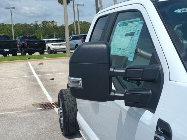 2025 Ford Super Duty F-350 SRW XL