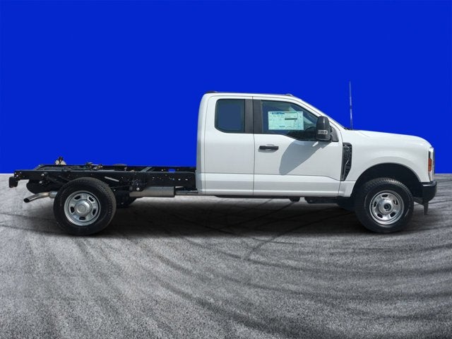 2025 Ford Super Duty F-350 SRW XL