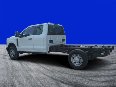 2025 Ford Super Duty F-350 SRW XL
