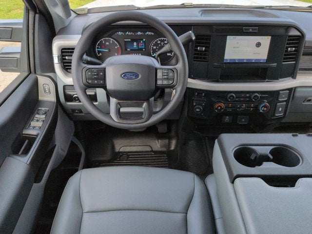 2027 Ford Super Duty F-550 DRW XL