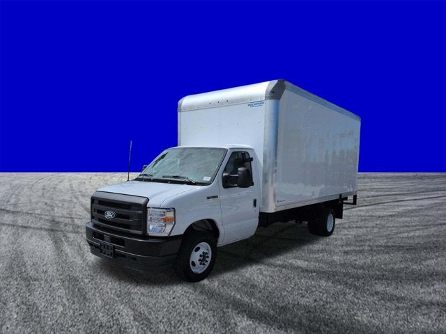 2027 Ford E-Series Cutaway Base