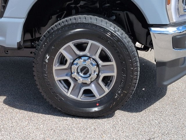 2027 Ford Super Duty F-250 SRW F-250® Lariat®