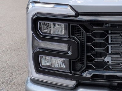2027 Ford Super Duty F-350 SRW LARIAT
