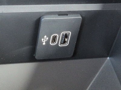 2027 Ford Super Duty F-350 SRW LARIAT