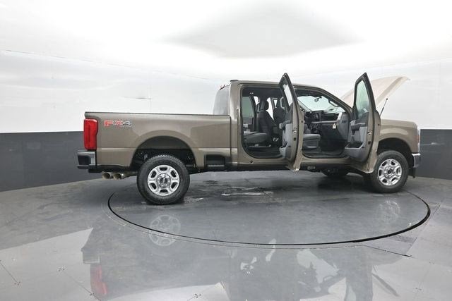 2026 Ford Super Duty F-350 SRW F-350® XLT