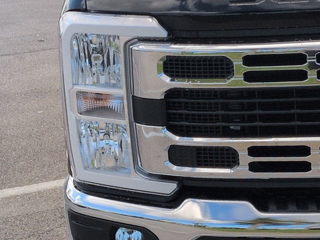 2026 Ford Super Duty F-350 SRW F-350® XLT