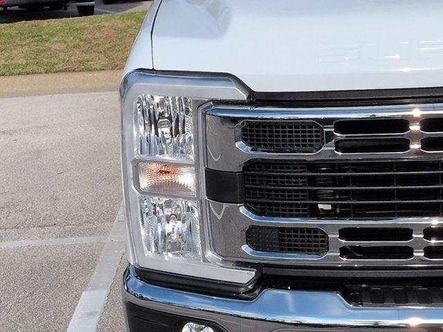 2026 Ford Super Duty F-350 SRW F-350® XLT