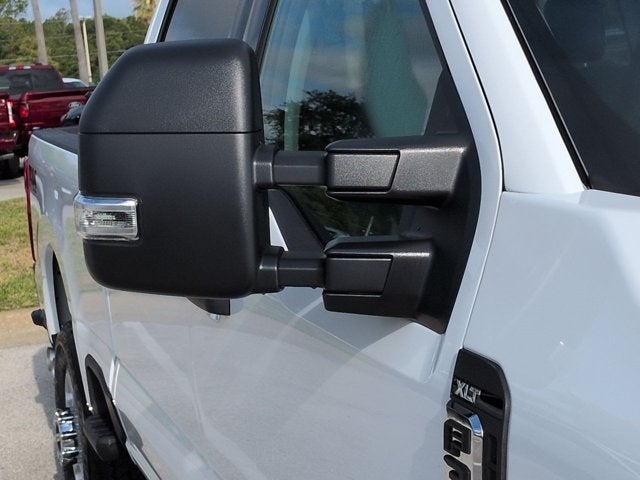 2026 Ford Super Duty F-350 SRW F-350® XLT
