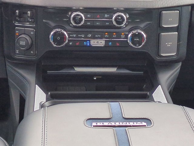 2025 Ford Super Duty F-350 SRW Platinum