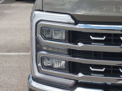 2026 Ford Super Duty F-350 SRW LARIAT