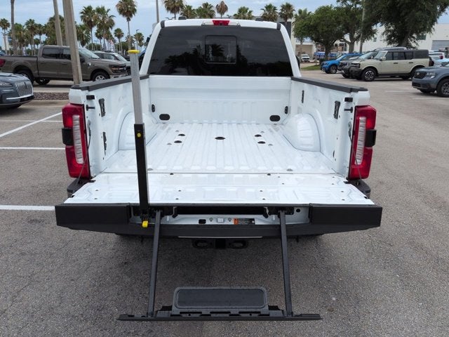 2026 Ford Super Duty F-350 SRW F-350® King Ranch®