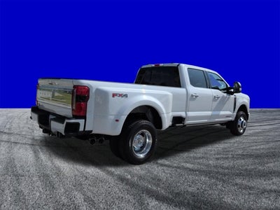 2026 Ford Super Duty F-350 DRW Platinum