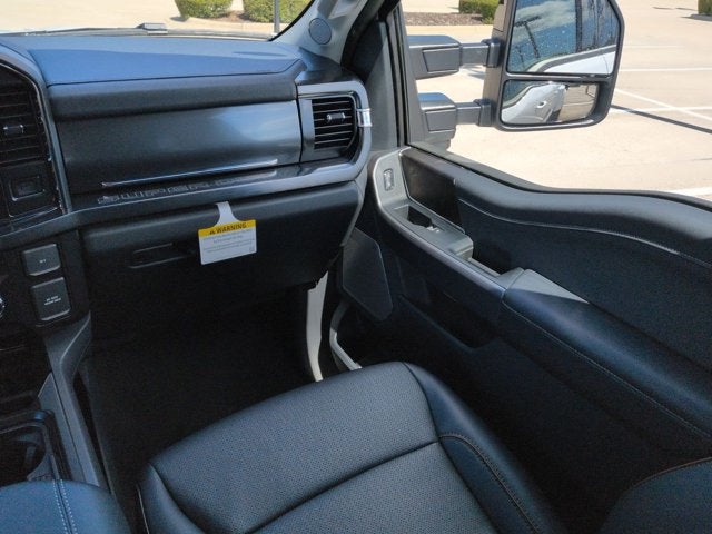 2027 Ford Super Duty F-350 DRW XLT