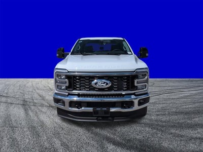 2027 Ford Super Duty F-350 DRW XLT