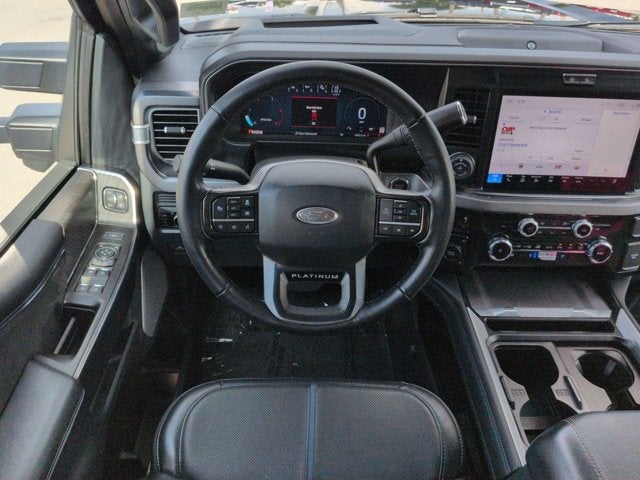 2025 Ford Super Duty F-350 DRW Platinum