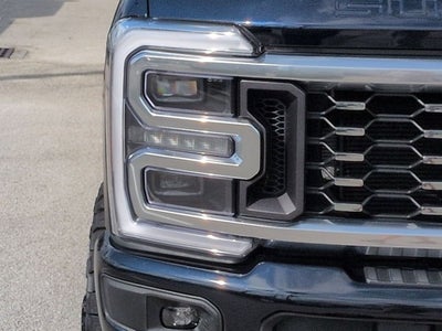 2025 Ford Super Duty F-350 DRW Platinum