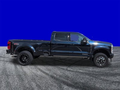 2025 Ford Super Duty F-350 DRW Platinum