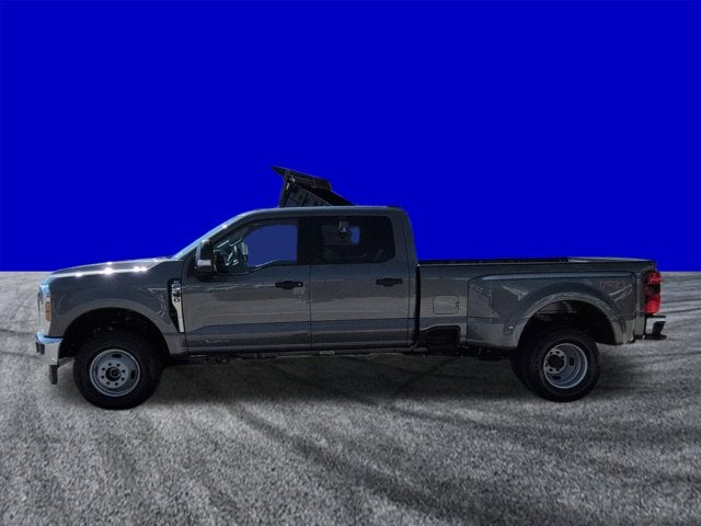 2026 Ford Super Duty F-350 DRW F-350® XLT