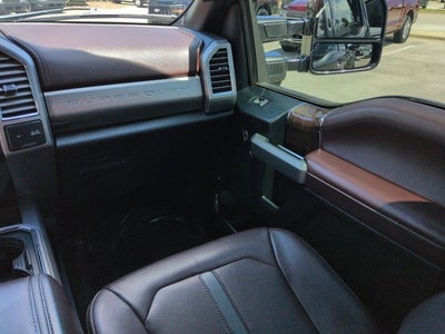 2017 Ford Super Duty F-350 DRW Platinum