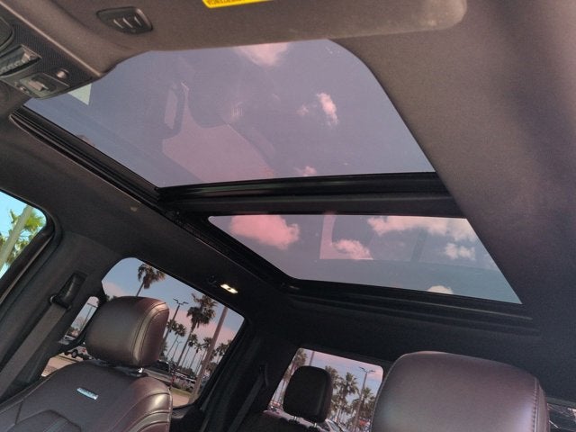 2017 Ford Super Duty F-350 DRW Platinum