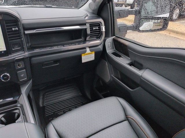 2026 Ford Super Duty F-450 DRW F-450® Lariat®