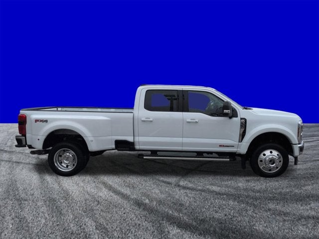 2026 Ford Super Duty F-450 DRW F-450® Lariat®