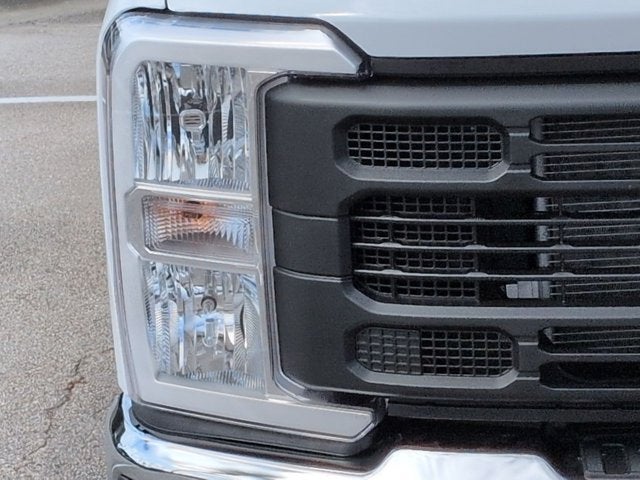 2027 Ford Super Duty F-350 SRW XL