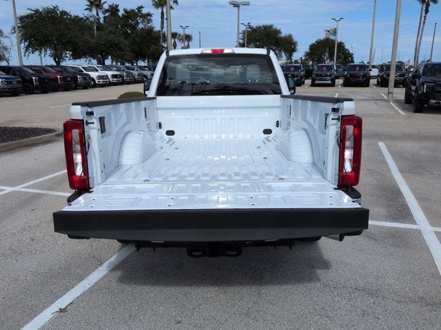 2027 Ford Super Duty F-350 SRW XL