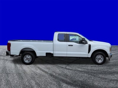 2027 Ford Super Duty F-350 SRW XL