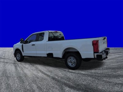 2027 Ford Super Duty F-350 SRW XL