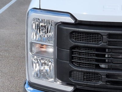 2027 Ford Super Duty F-350 SRW XL