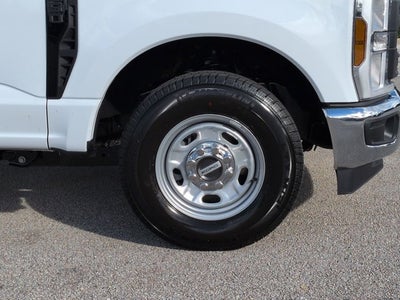 2027 Ford Super Duty F-350 SRW XL